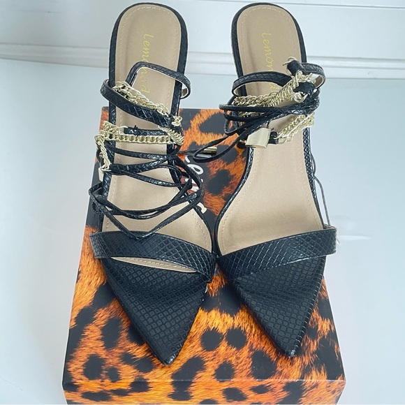 🌟 New w/Box: Chain link w/padlock strappy stiletto heels - Picture 4 of 7
